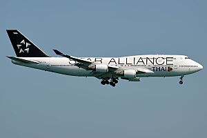 Thai Airways, HS-TGW, Boeing 747-4D7 (46942162314)