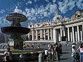 Vatican Piazza San Petro Brunnen