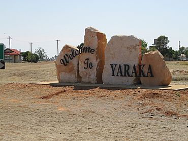 Welcome to Yaraka sign.jpg