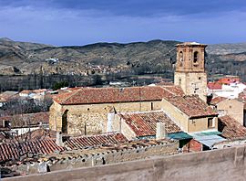 AGUILAR DEL RIO ALHAMA-Iglesia de la Asuncion (sXVI) y Sierra del Tormo.