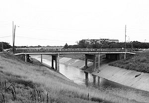 Almeda Road Bridge over Brays Bayou