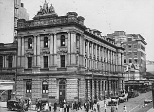 Australian Mutual Provident Society building on the corner of Queen and Edward Streets Brisbane ca. 1932 (24941186844)