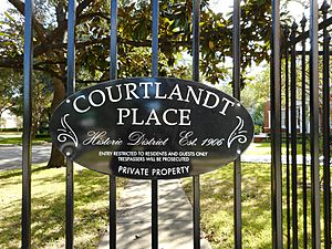CP West Gate1 West gate at Courtlandt Place, Houston, Texas
