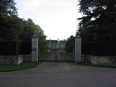 Entrance to Deene Park, Deene, Northamptonshire - geograph.org.uk - 255773