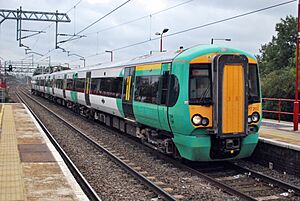 Hugh llewelyn 377 202 (6472683245)