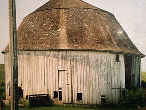 Joseph Miller Barn - first round barn east of the Mississippi