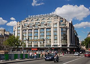 La samaritaine as seen from the Pont Neuf