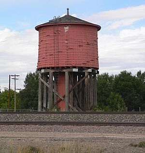 Lusk redwood water tank (1)