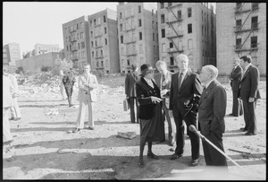 Secretary of H.U.D. Patricia Harris, Jimmy Carter and New York Mayor Abraham Beame tour the South Bronx. - NARA - 176392
