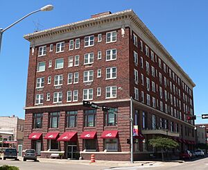 Clarke Hotel (Hastings, Nebraska) from NE 1