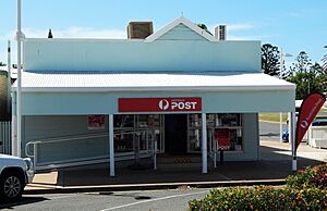 EmuParkPost2