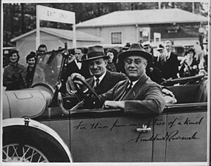 Franklin D. Roosevelt and Henry Morgenthau Jr - NARA - 195619