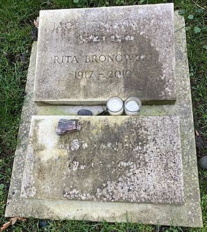 Grave of Lisa Jardine in Highgate Cemetery