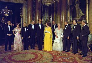 Jimmy Carter with Queen Elizabeth - NARA - 174724
