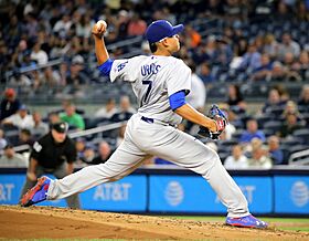 Julio Urías pitching against Yankees 9-13-16 (2)