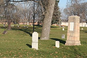 Minneapolis Pioneer Soldiers Cemetery 2007 SSW