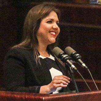 POSESIÓN VICEPRESIDENCIAL - MARIA ALEJANDRA VICUÑA (24678215297) (cropped) (2)