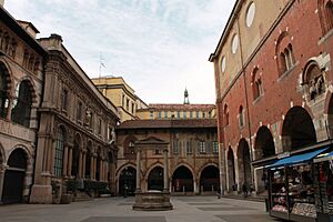 Piazza mercanti Milano