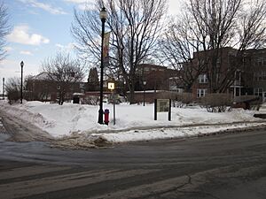Place d'Armes - Trois-Rivières 01