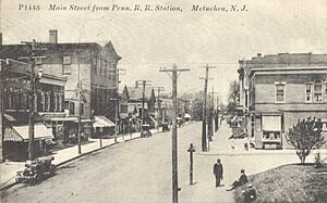 PostcardMetuchenNJMainStFromRRStation1911