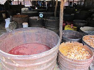 Prahoc market (8198458075)