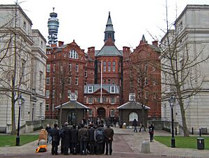 The Cruciform Building - geograph.org.uk - 727084