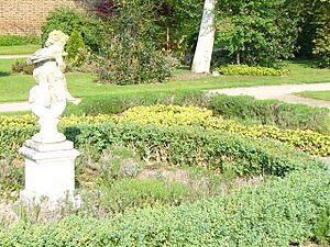 Walled Garden - geograph.org.uk - 793451