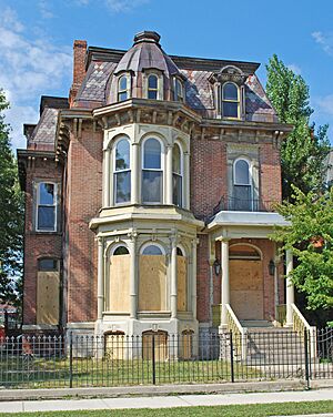 261 Edmund Detroit