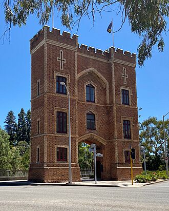 AUS Perth, Central Business District, Barracks Arch 007.jpg