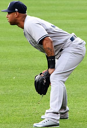 Aaron Hicks (46428235402) (cropped)