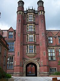 Armstrong Building, Newcastle University, 7 September 2013 (01).jpg