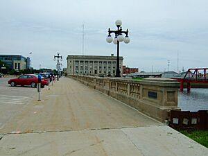 Court Avenue Bridge