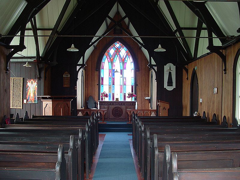 Holy Trinity, Pakaraka,i interior