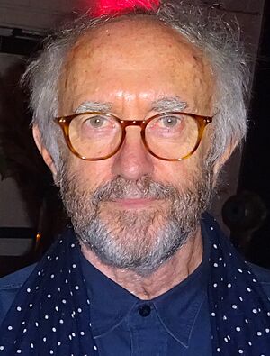 Jonathan Pryce (28577280662) (cropped).jpg