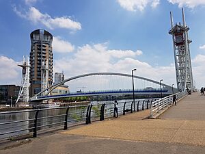 Millennium Footbridge 20180506 124356 (49825498111)