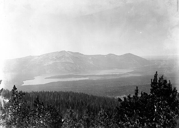 MountSheridanHeartLakeYNPca1890