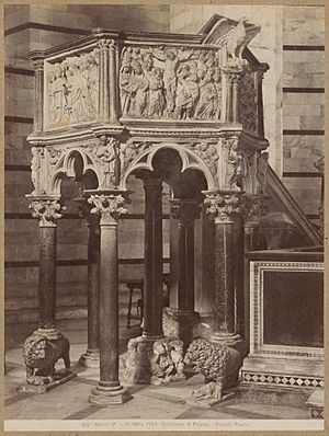 Preekstoel in het Baptisterium te Pisa PISA- Battistero. Il Pulpito. (titel op object), RP-F-00-8324