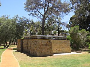 Public toilet at Sloans Reserve, Leda, December 2020 01
