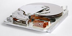 Seagate ST33232A hard disk inner view