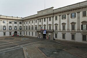 Veduta di tre quarti del Palazzo Reale di Milano