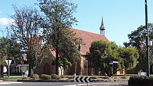 Warwick Uniting Church as seen from intersection of Guy and Fitzroy Streets, 2015