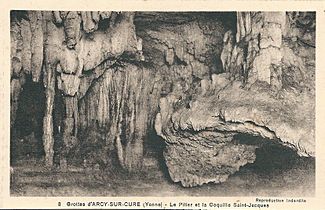 Arcy-sur-Cure-FR-89-les grottes-03