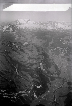 ETH-BIB-Muotathal, Hoch-Ybrig, Druesberg, Pragel, Glarneralpen, Glärnisch v. W. aus 2300 m-Inlandflüge-LBS MH01-005611