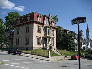 FallRiver21June07WalnutRockHouse