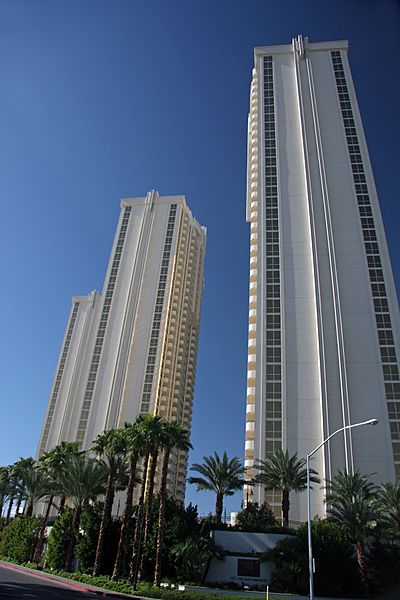 Harmon Ave East (4068013854)