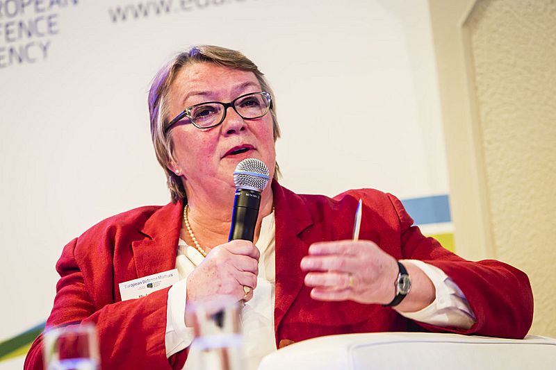 Jenny Body, President, Royal Aeronautical Society (13468399833) (2)