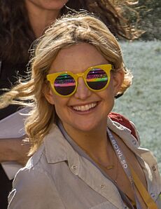 Kate Hudson Super Bowl 50 (24990208046) (cropped)