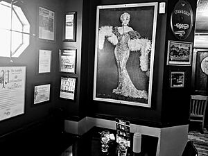 Neir's Tavern (Mae West tribute) 20190208 01