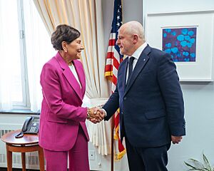 Oficjalne spotkanie pełnomocników rządów USA i Polski ds. odbudowy Ukrainy. Na zdjęciu Penny Pritzker oraz Pawła Kowala w Departamencie Stanu. Waszyngton. kwiecień 2024 04