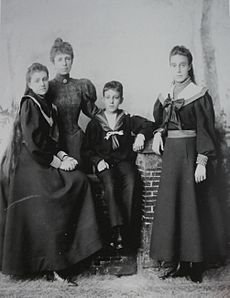 Queen Maria cristina with her three children